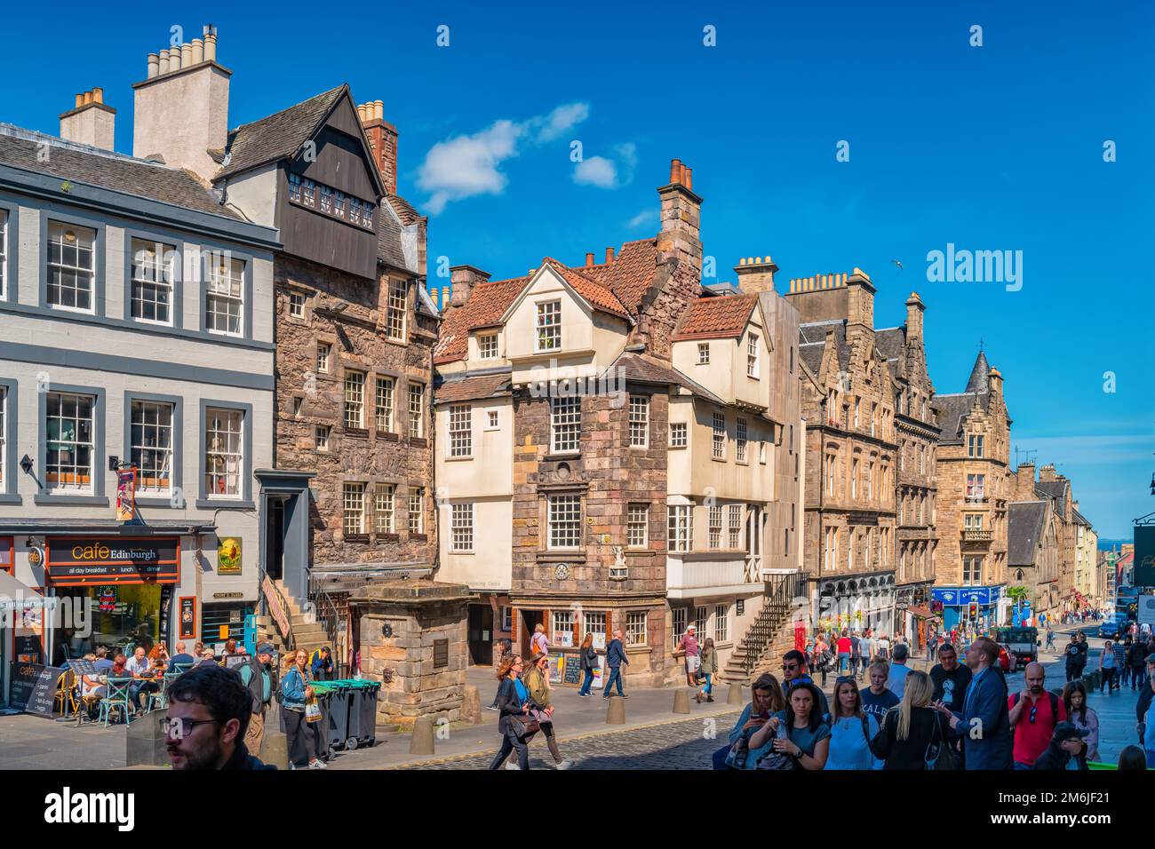 Maison John KNOX (construite au XVème siècle) et façades anciennes sur le Royal Mile dans la vieille ville d'Édimbourg, en Écosse Banque D'Images
