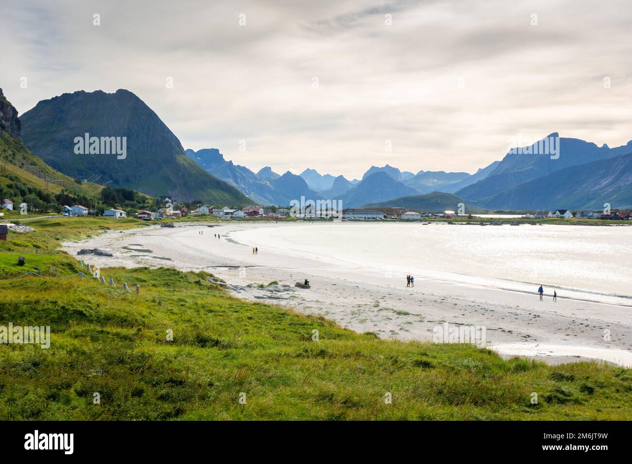 Plage de Ramberg dans les îles Lofoten, Norvège Banque D'Images