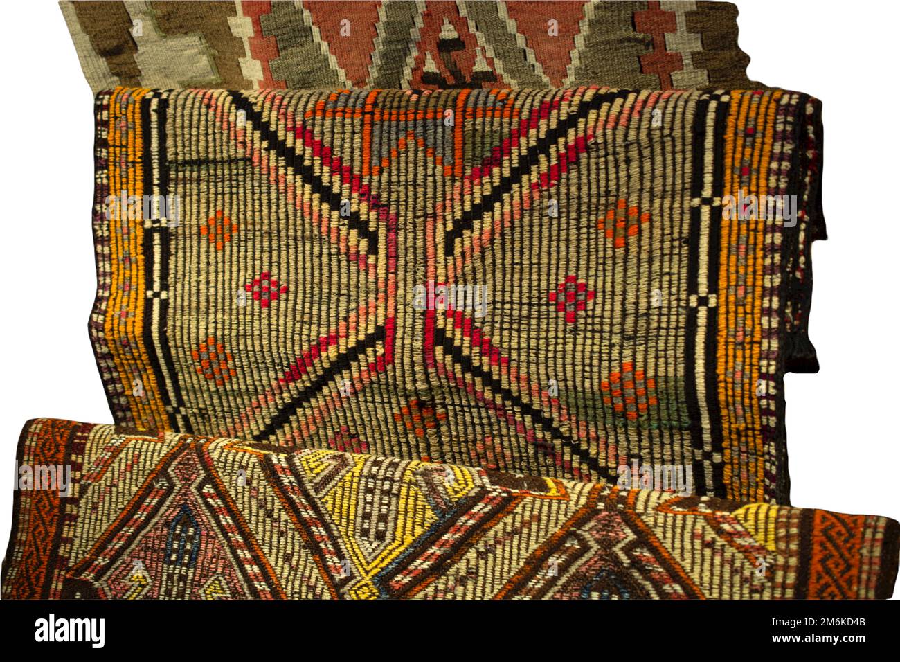 Tapis oriental artisanal turc isolé sur fond blanc. Banque D'Images