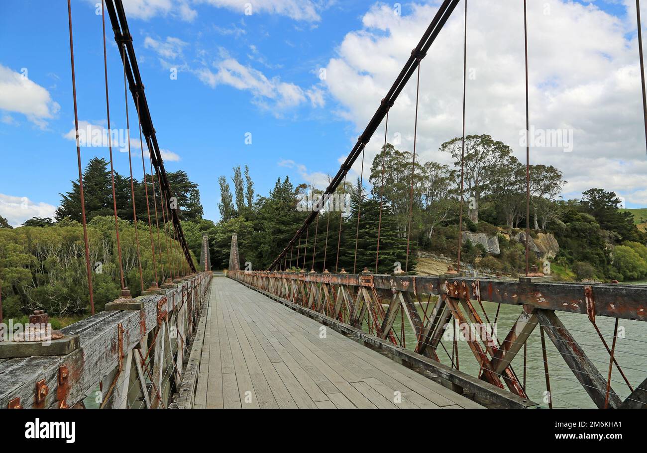 Marche pont suspendu Clifden - Nouvelle-Zélande Banque D'Images