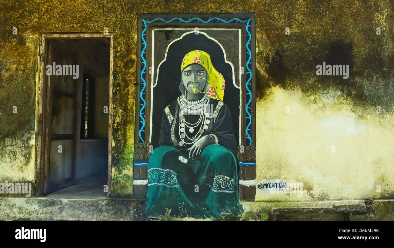 Peinture des femmes tribales d'Uttarakhand dans Beatles Ashram, Rishikesh, Uttarakhand, Inde Banque D'Images