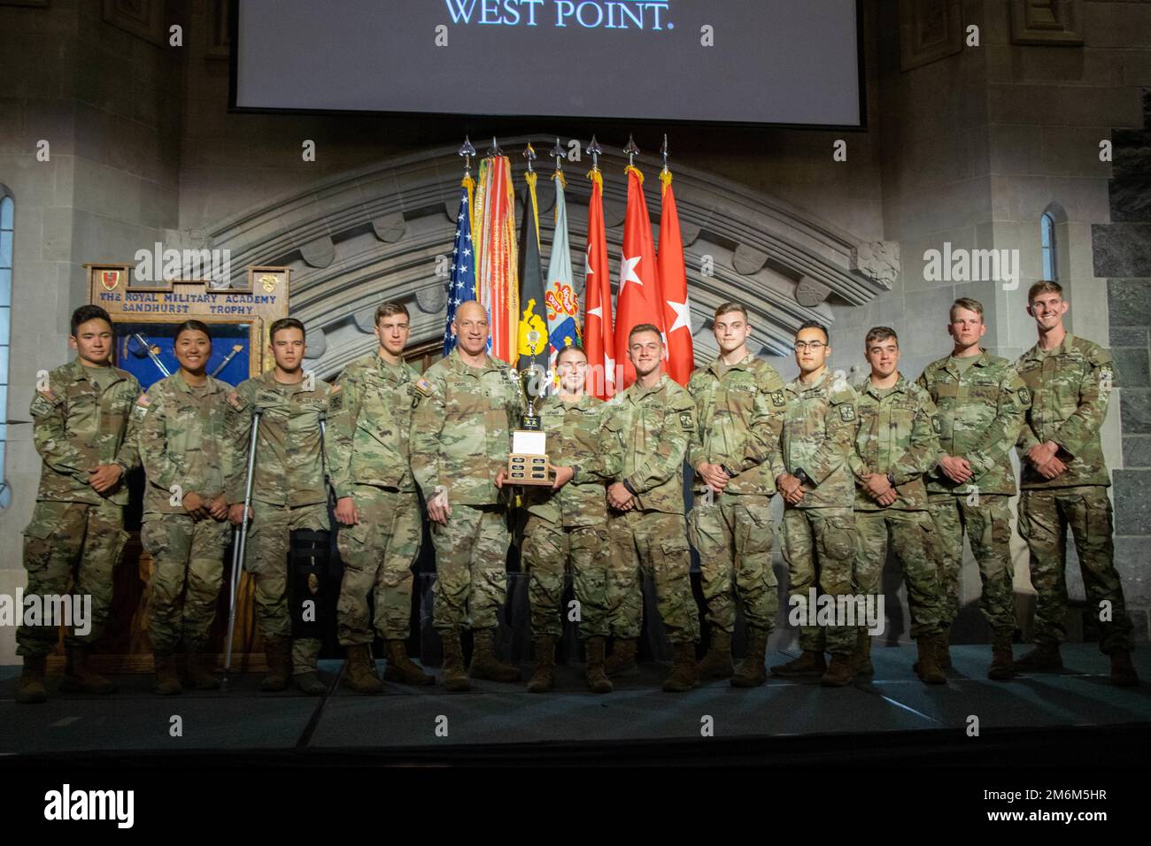 Les gagnants ont été annoncés lors d'un banquet après la fin du concours de compétences militaires de Sandhurst 2022. L'Université de Géorgie du Nord a reçu la coupe ROTC et a pris 4th places sur 48 équipes nationales et internationales. | photo de Sarah Windmueller, États-Unis Affaires publiques du commandement des cadets de l'Armée Banque D'Images