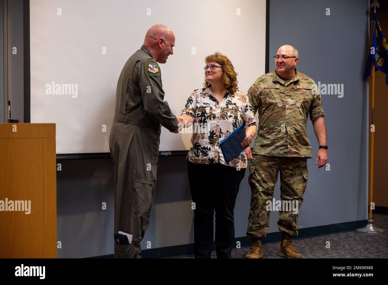 ÉTATS-UNIS Le colonel de la Force aérienne, Steven Thomas, le vice ...