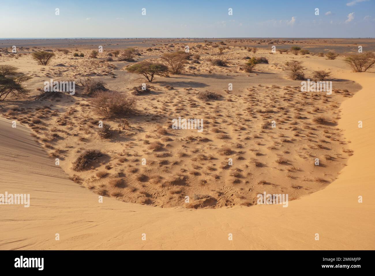 Vue panoramique sur les dunes de sable de North Horr dans le comté de Marsabit, Kenya Banque D'Images