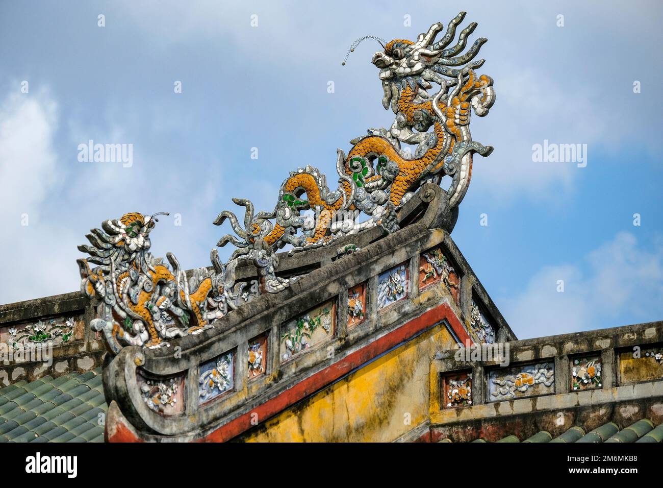 Hue, Vietnam - 24 décembre 2022: Vues de la ville impériale dans la citadelle de la ville de Hue au Vietnam. Banque D'Images