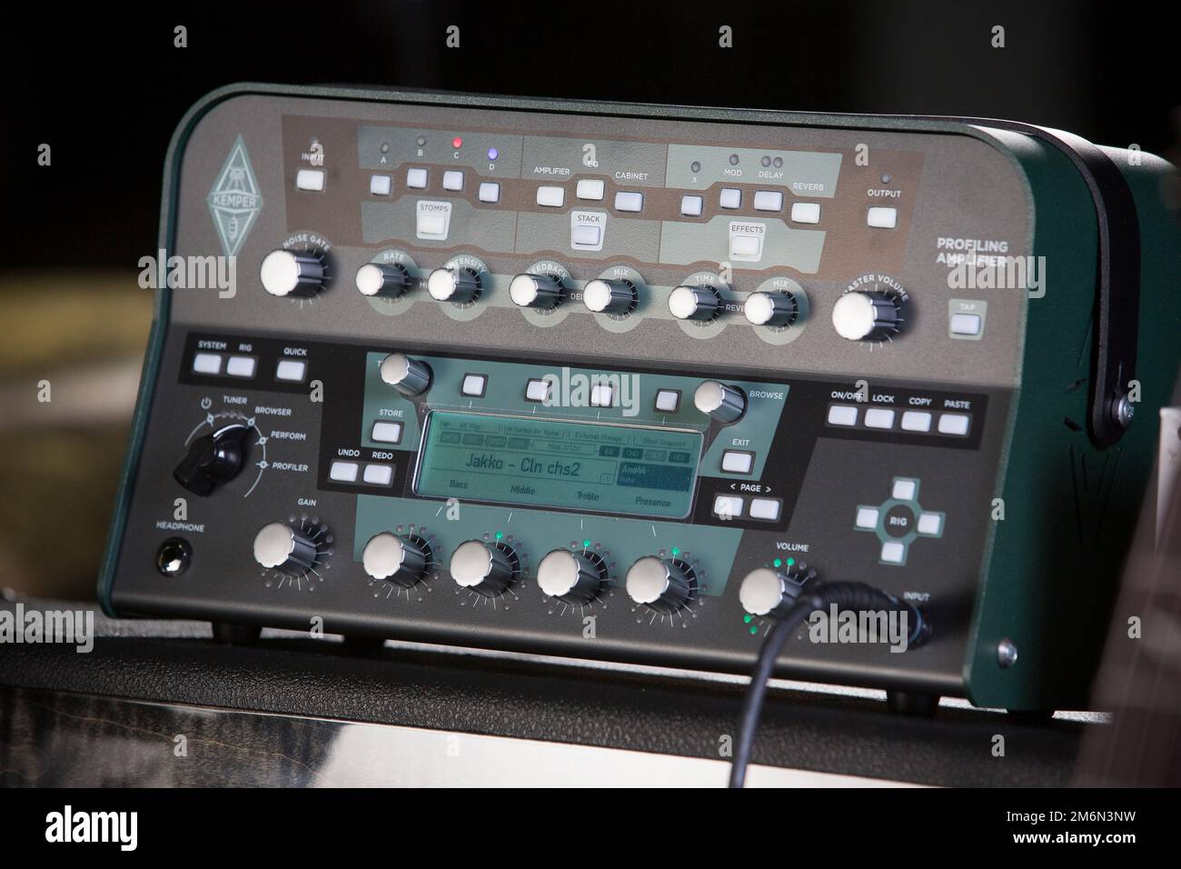 Installation de la guitare Jakko Jakszyk photographiée aux studios Elstree, Londres. Banque D'Images