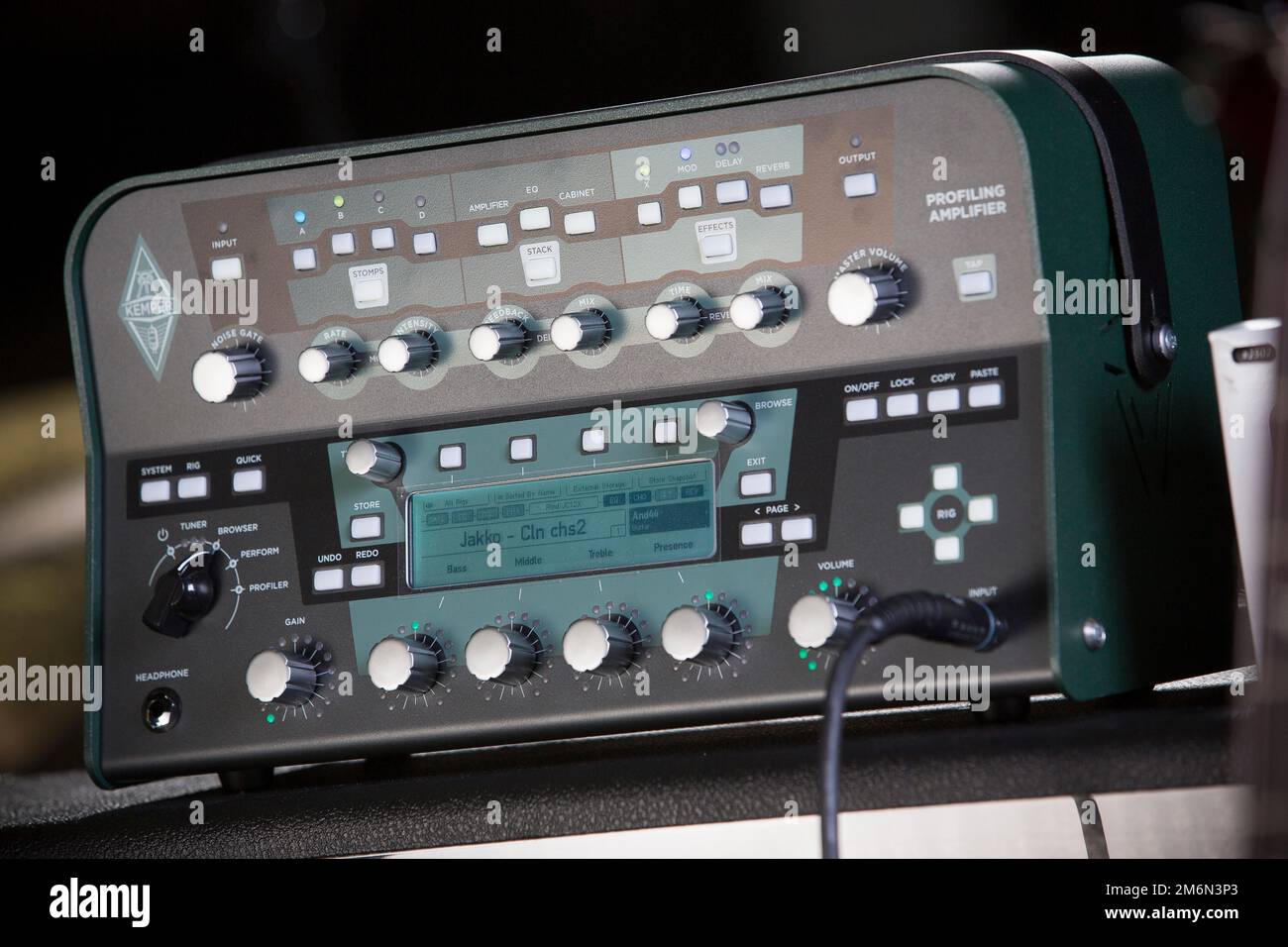 Un Kemper Profiler utilisé par Jakko Jakszyk dans sa configuration de guitare photographié aux Elstree Studios, Londres. Banque D'Images