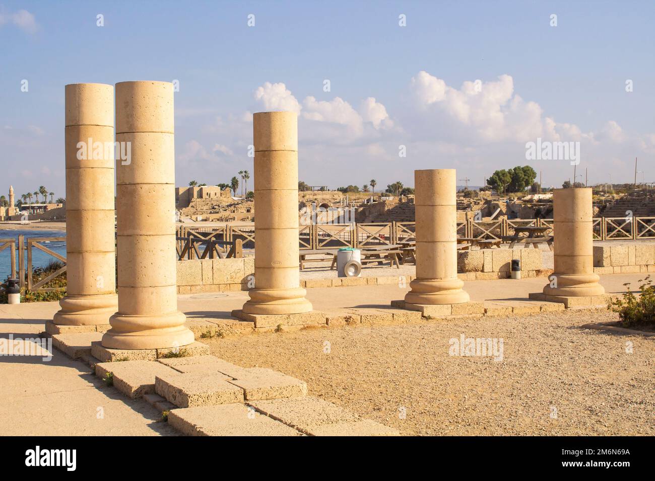 Novembre 2022, il ruines du palais du roi Hérode qui fait partie de Caeserea Maritima sur la côte méditerranéenne d'Israël. Ce magnifique monument Banque D'Images