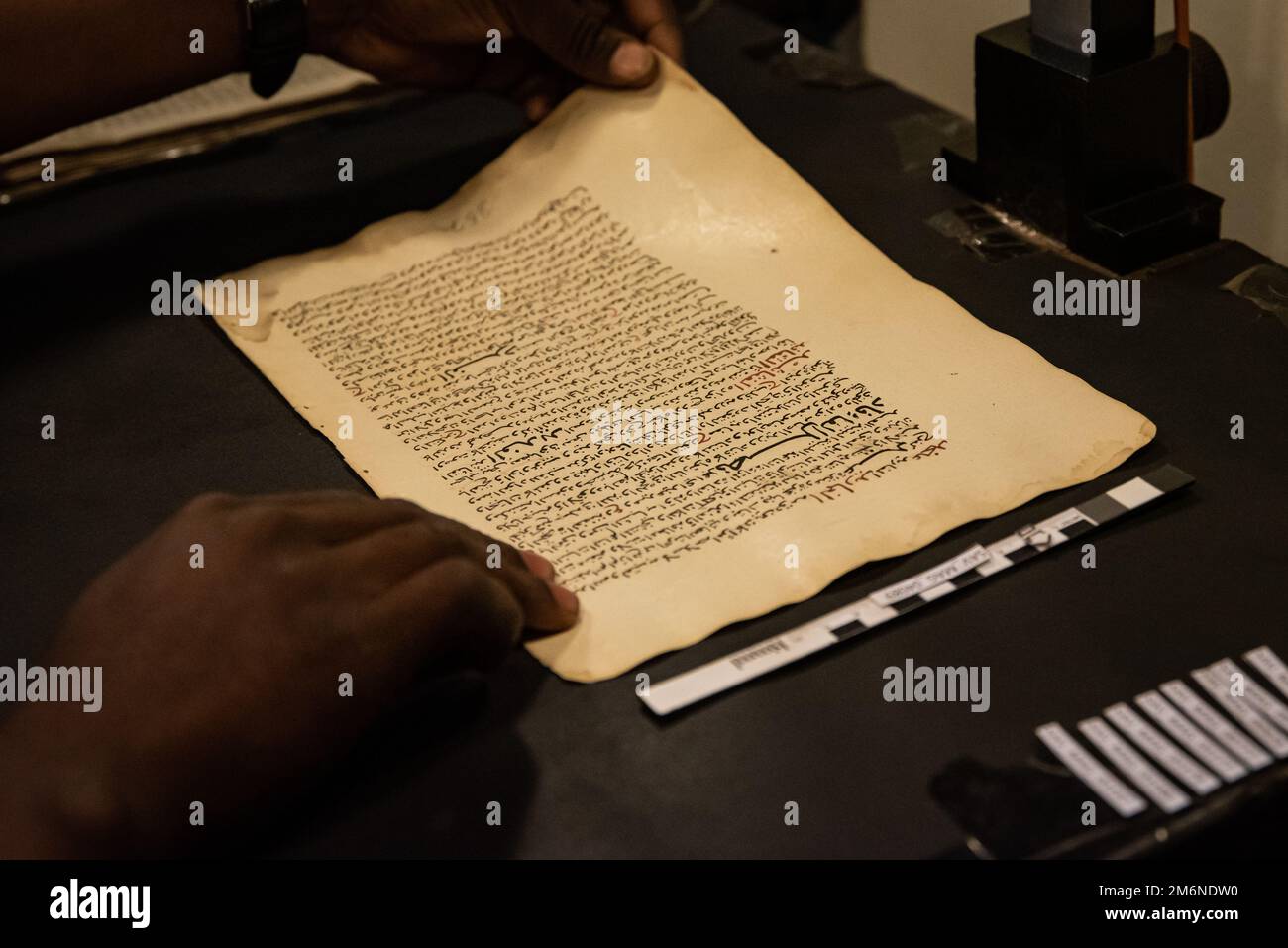 Nicolas Remene / le Pictorium - Mali Magic: Manuscrits pour la paix - 11/3/2022 - Mali / Bamako District / Bamako - un employé de l'ONG SAVAMA- Banque D'Images