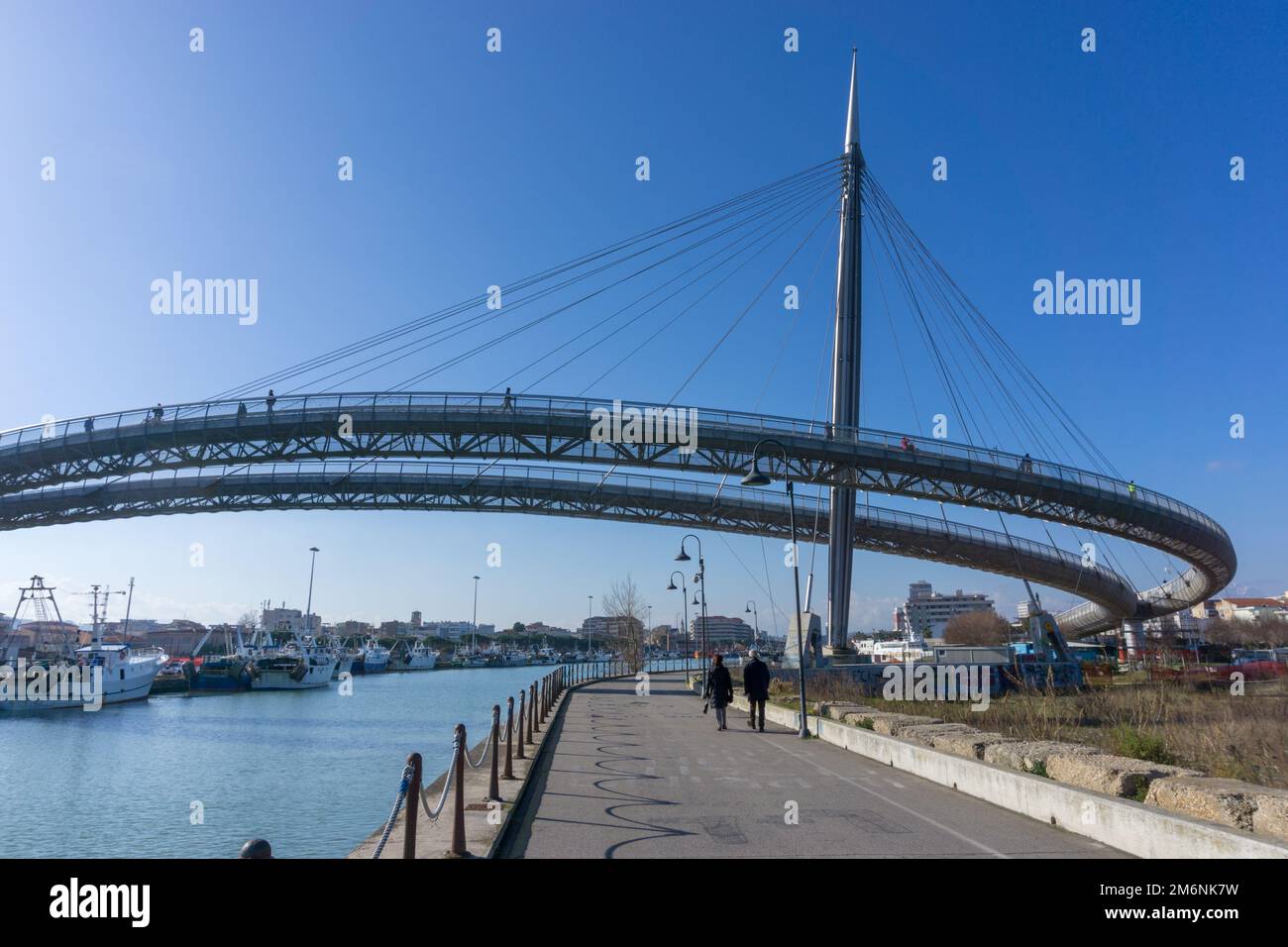 Le Pont de la mer (il Ponte sul Mare), avec sa longueur de 466 mètres, il est le plus grand pont piétonnier italien et l'un des plus grands en Europe. Banque D'Images