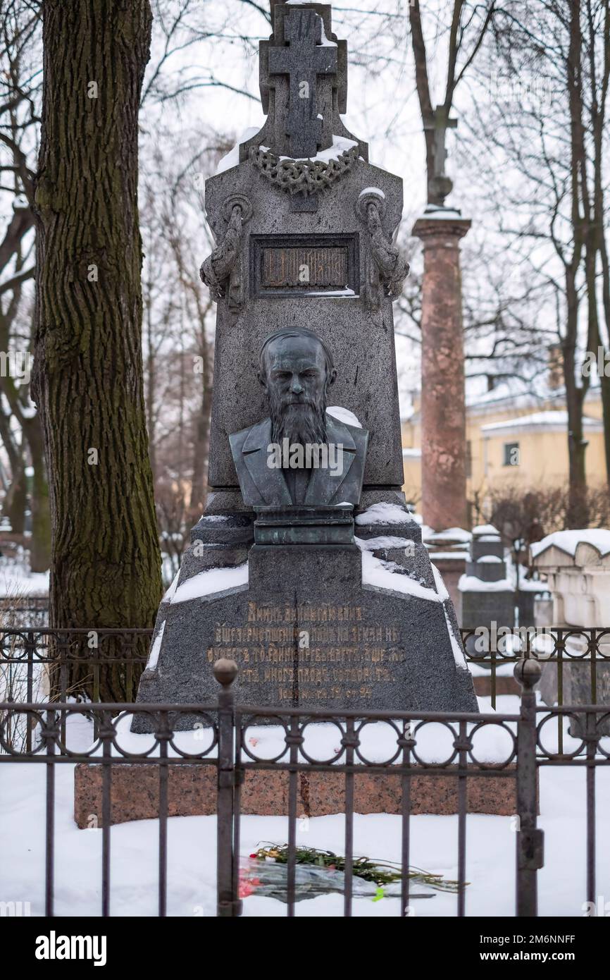Tombe de Fyodor Dostoïevsky, cimetière de Tikhvin, Saint-Pétersbourg Banque D'Images