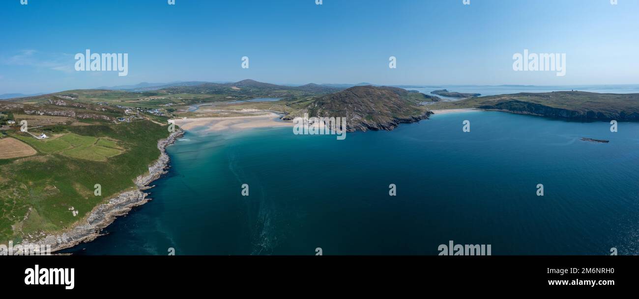 Une vue panoramique aérienne de Barley Cove Beach sur la péninsule Mizen de West Cork en Irlande Banque D'Images