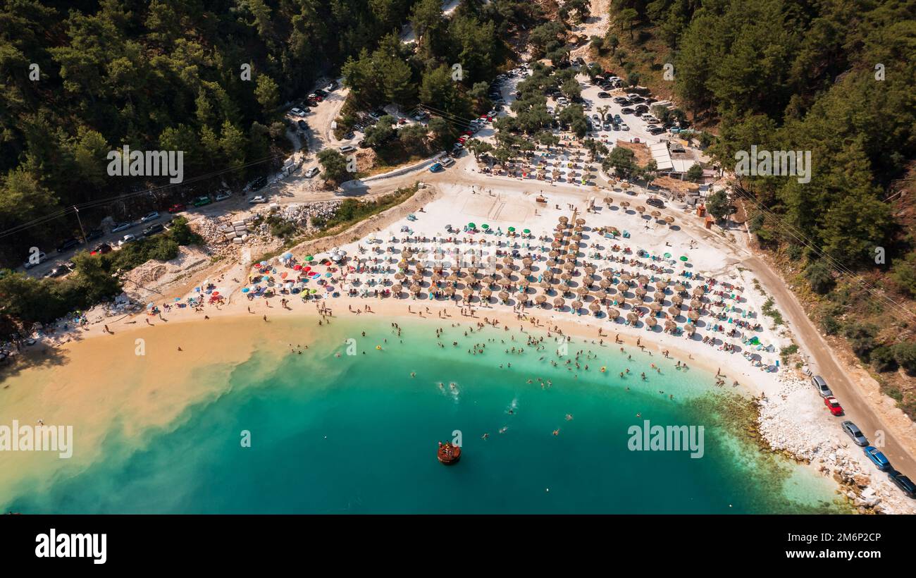 Vue aérienne de la célèbre plage de marbre d'ai Thassos, Grèce Banque D'Images
