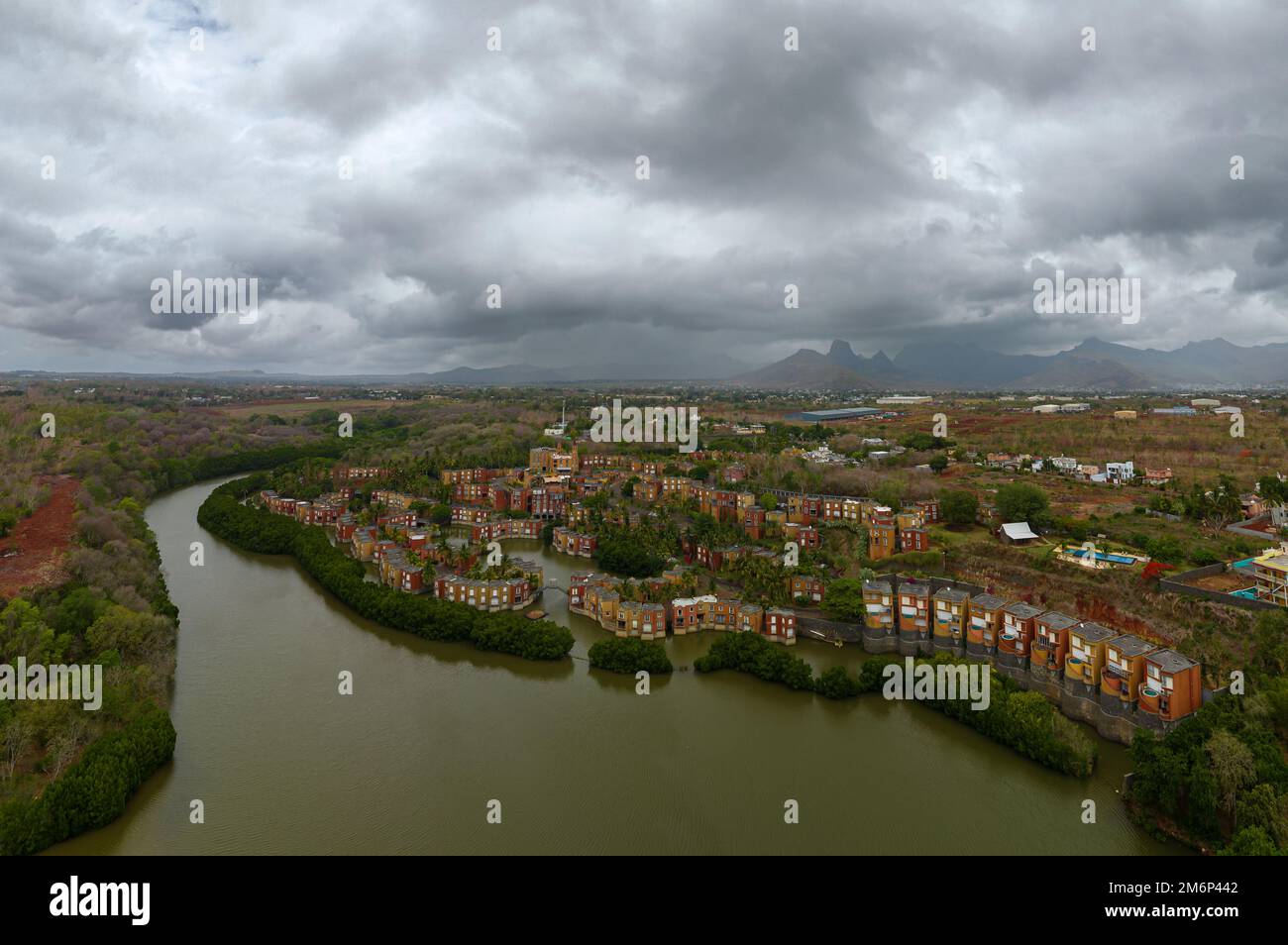 Complexe d'apearment ce que nom est les villas de chamblynes dans la baie de Tombeau à l'île Maurice. Incroyable wiev sur les maisons flottantes. Banque D'Images