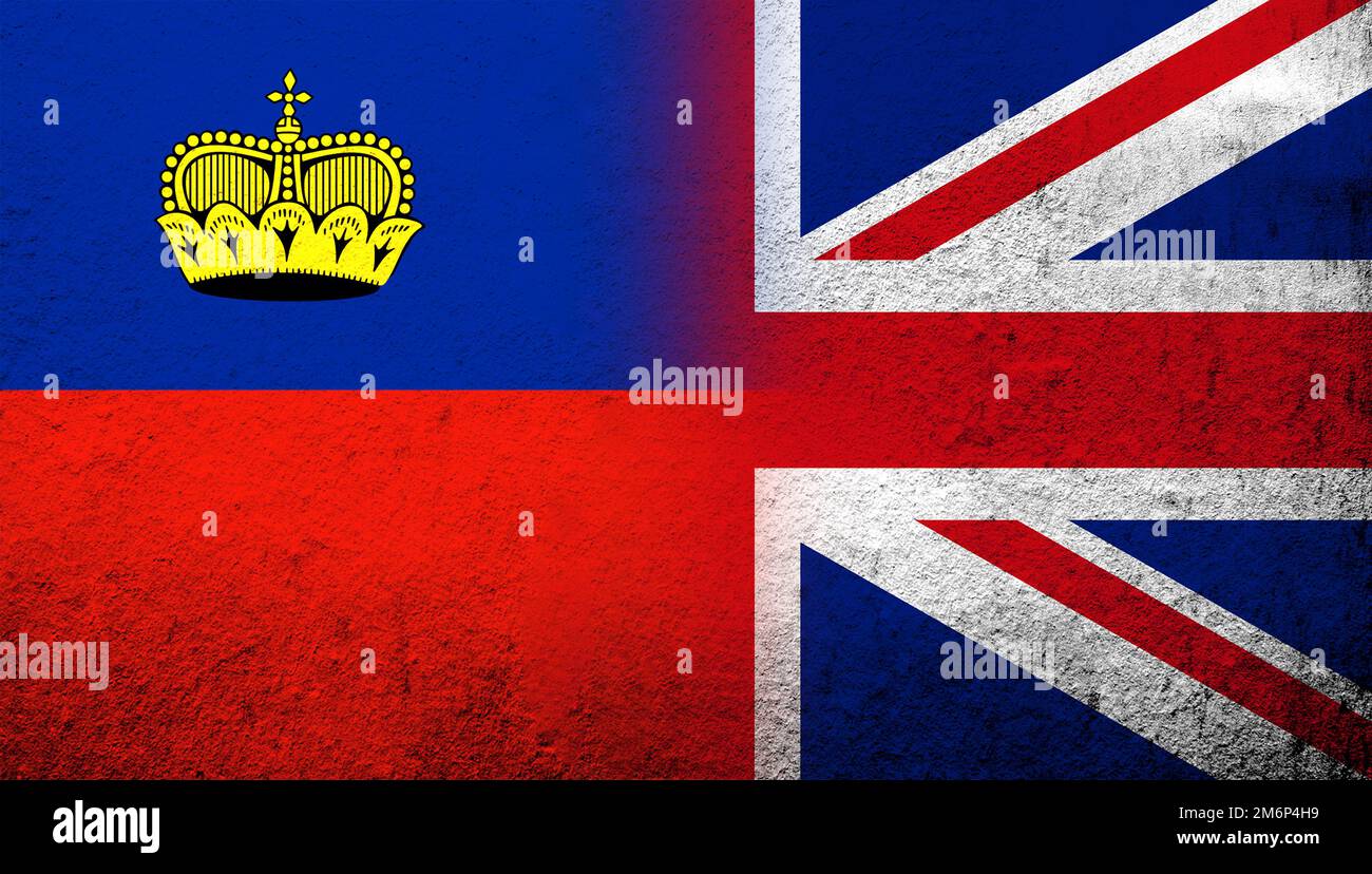 Drapeau national du Royaume-Uni (Grande-Bretagne) Union Jack avec le Liechtenstein drapeau national. Grunge l'arrière-plan Banque D'Images