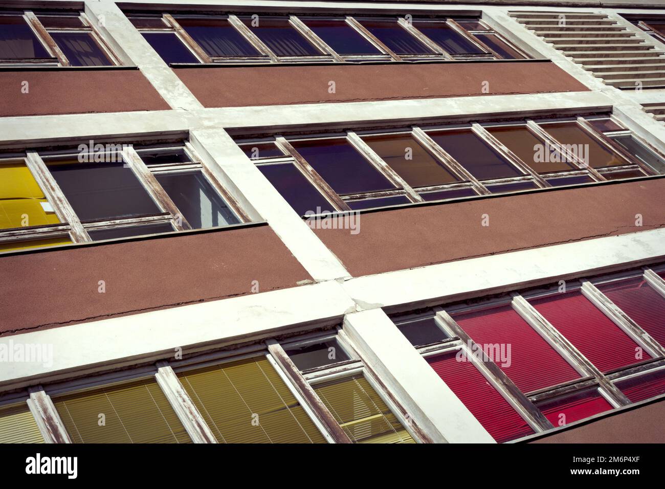 Bâtiment d'école non rénové de GDR Times Banque D'Images