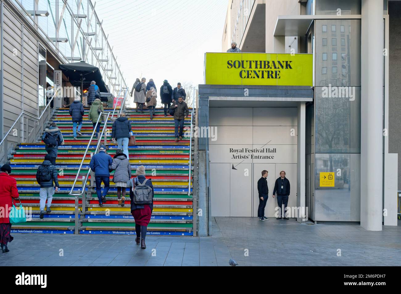 Entrée à la scène du centre de Southbank et du Royal Festival Hall, Waterloo, Londres, Angleterre, Royaume-Uni Banque D'Images