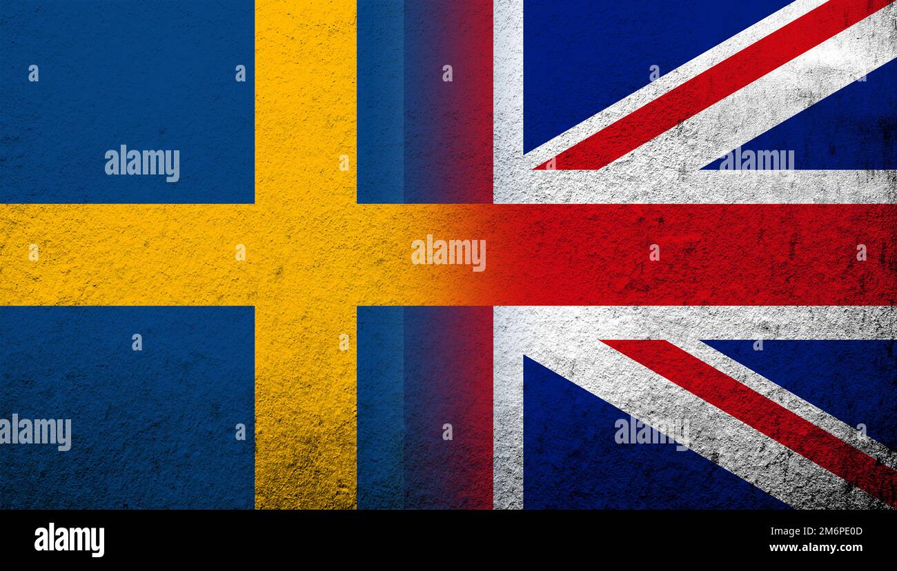 Drapeau national du Royaume-Uni (Grande-Bretagne) Union Jack avec le drapeau national du Royaume de Suède. Grunge l'arrière-plan Banque D'Images
