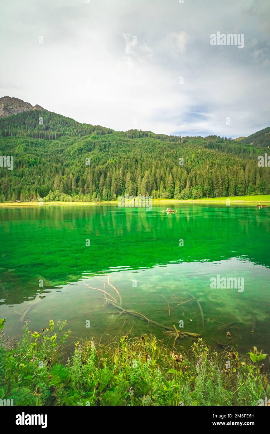 Randonnée autour du lac Hunters près de Sankt Johann à Pongau en Autriche Banque D'Images