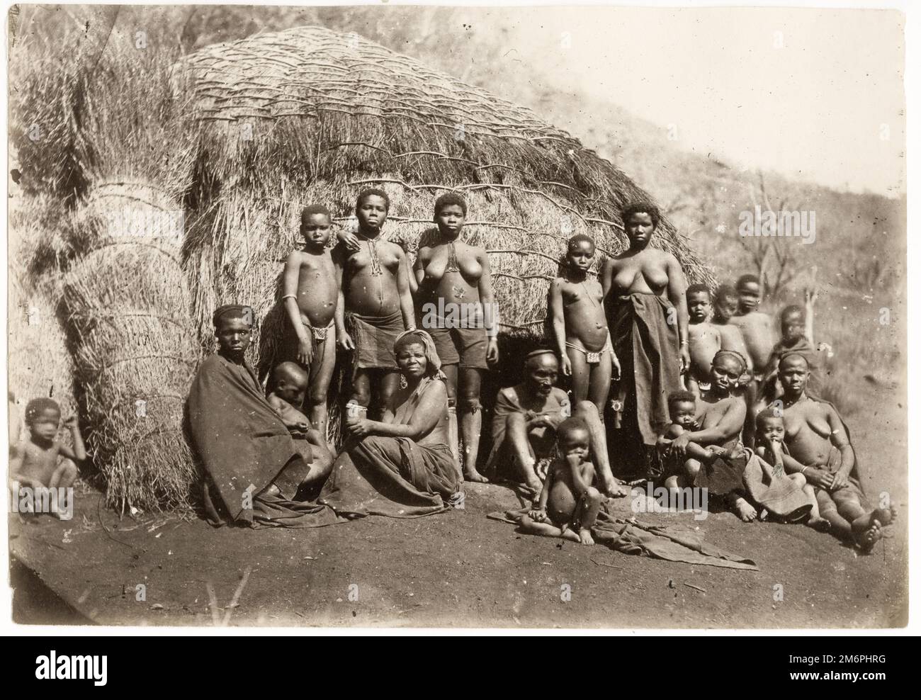 Photographie du 19th siècle : groupe Zulu, Afrique du Sud Banque D'Images