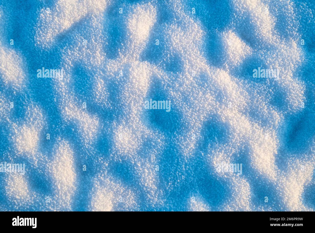 Neige givrée dans un champ. ROYAUME-UNI Banque D'Images