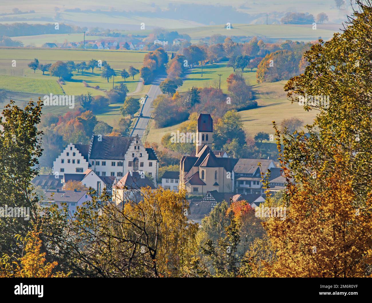 Château et église paroissiale de Saint-Laurent Michael Tengen-Blumenfeld Banque D'Images