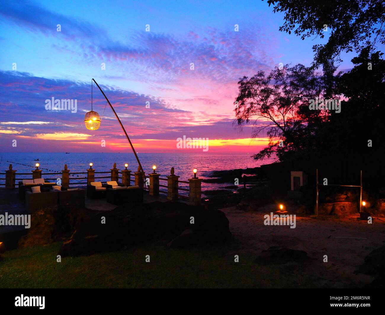 Détendez-vous, coucher de soleil sur le golfe de Thaïlande, Phu Quoc, Vietnam, Asie du Sud-est #Asie #Vietnam #aroundtheworld #slowTravel #paysages Banque D'Images