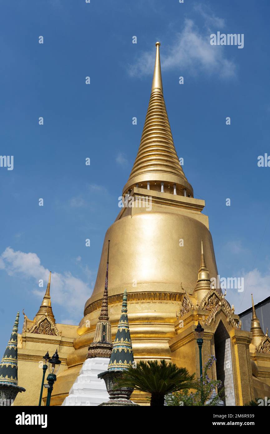Phra Sri Rattana Chedi au Grand Palais de Bangkok, Thaïlande Banque D'Images