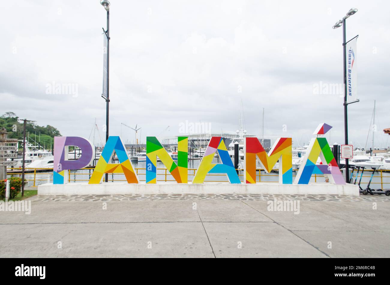 Panneau de bienvenue au Panama situé à l'île Flamenco à Panama City Banque D'Images