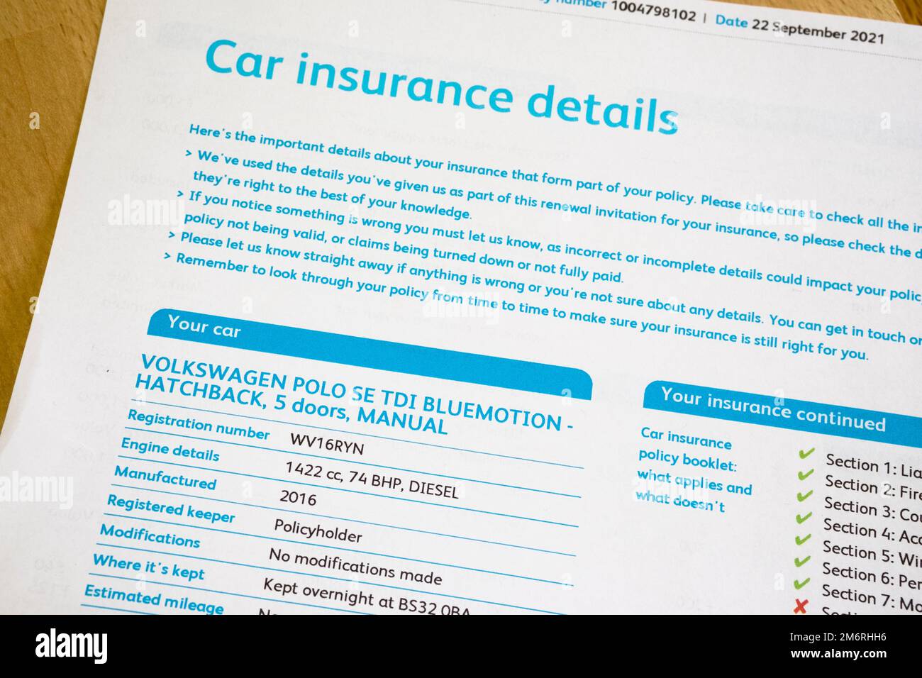 Documents d'assurance automobile. Concept du coût de la vie inclus. Banque D'Images