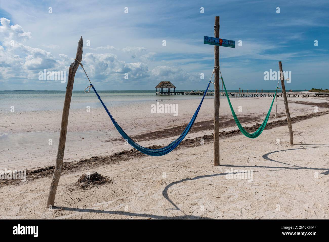 Balancez sur une plage de sable blanc, île de Holbox, Yucatan Mexique Banque D'Images