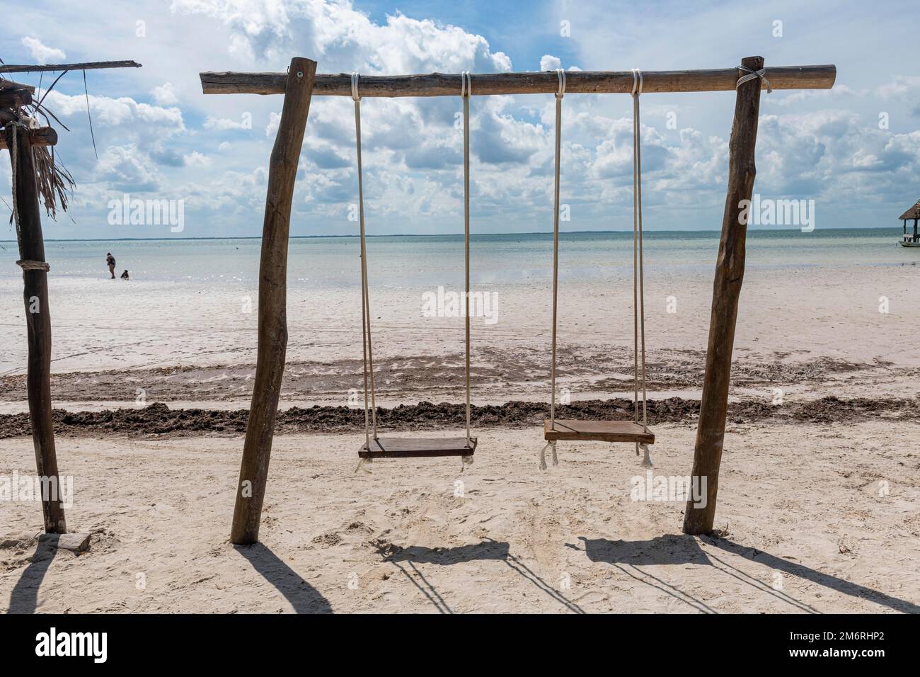 Balancez sur une plage de sable blanc, île de Holbox, Yucatan Mexique Banque D'Images