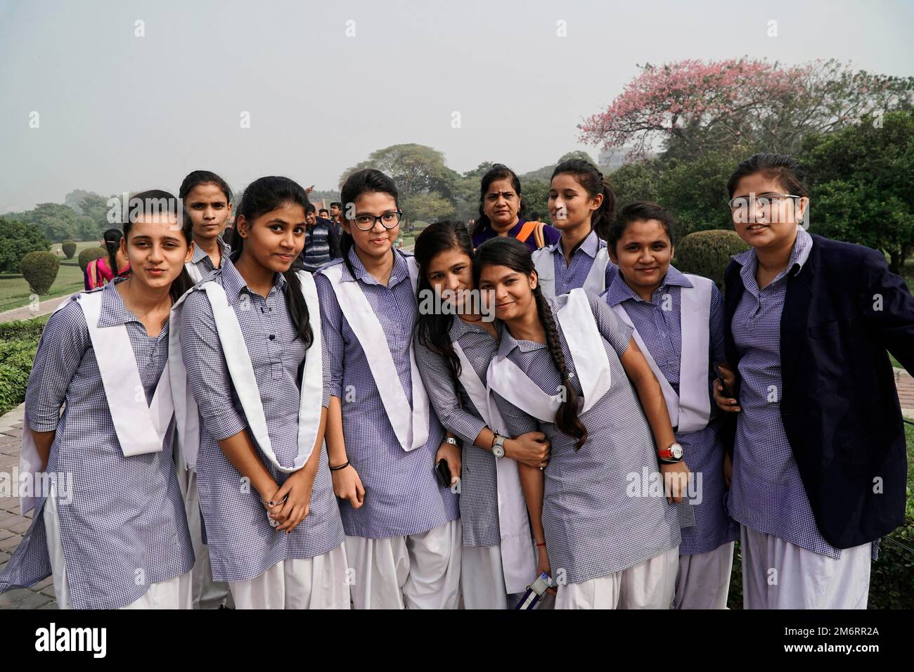 Cours d'école sur un voyage de terrain, près de Delhi, Rajasthan, Inde Banque D'Images