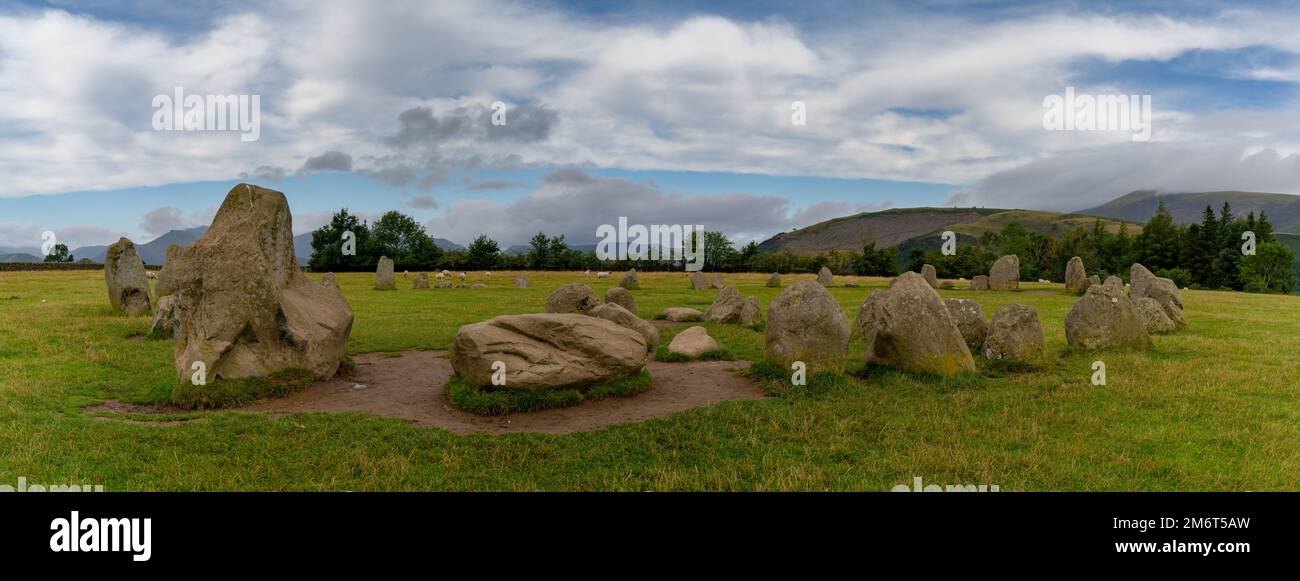 Une vue panoramique sur le cercle de pierres Castlerigg dans le parc national Lake District de Cumbria Banque D'Images Une vue panoramique sur le cercle de pierres Castlerigg dans le parc national Lake District de Cumbria Banque D'Images
