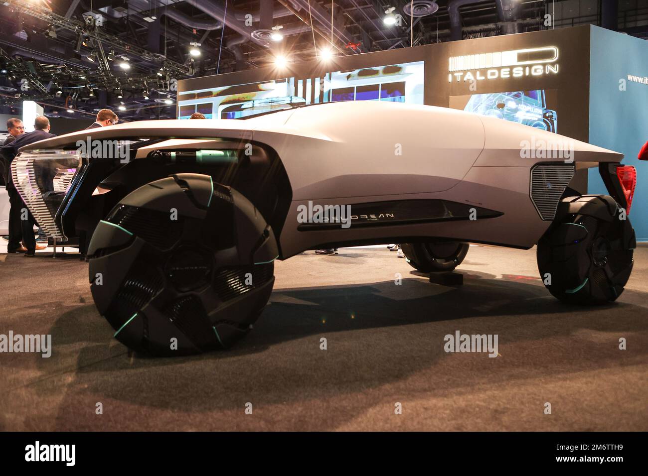 Las Vegas, Nevada, États-Unis. 5th janvier 2023. Un véhicule électrique italien Delorean exposé dans le West Hall lors du Consumer Electronics Show (ces 2023) au Las Vegas Convention Center de Las Vegas, Nevada. Christopher Trim/CSM/Alamy Live News Banque D'Images