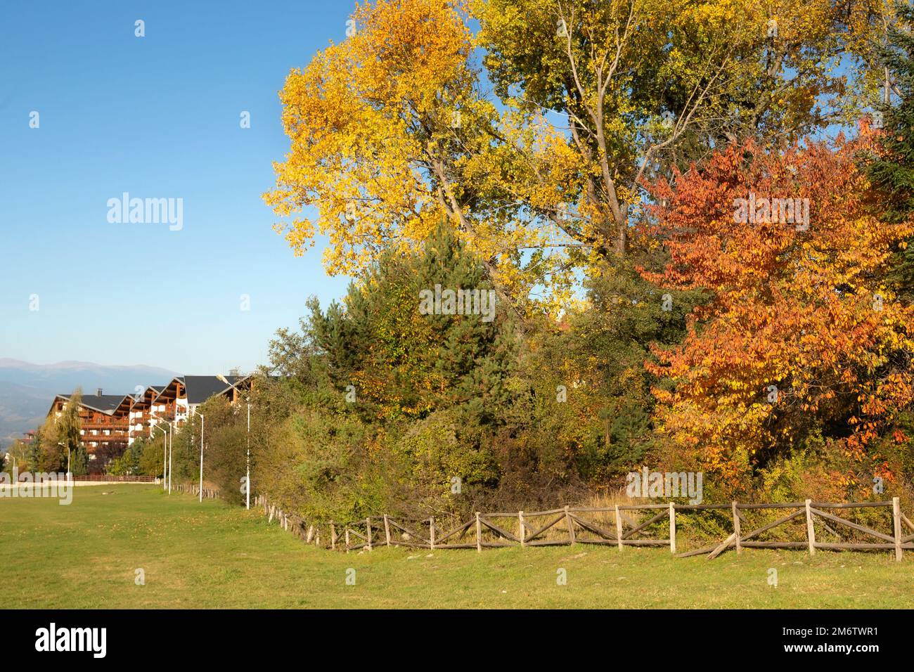 Bansko, Bulgarie paysage d'automne, arbres colorés Banque D'Images