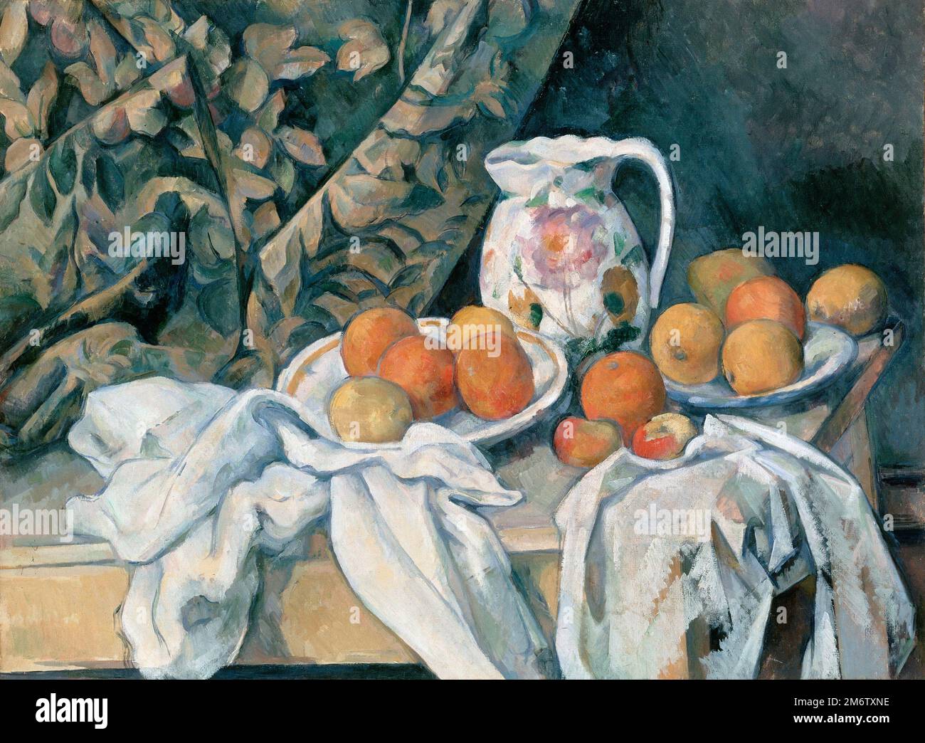 Toujours la vie avec un rideau peint par l'impressionniste français Paul Cézanne en 1895 Banque D'Images