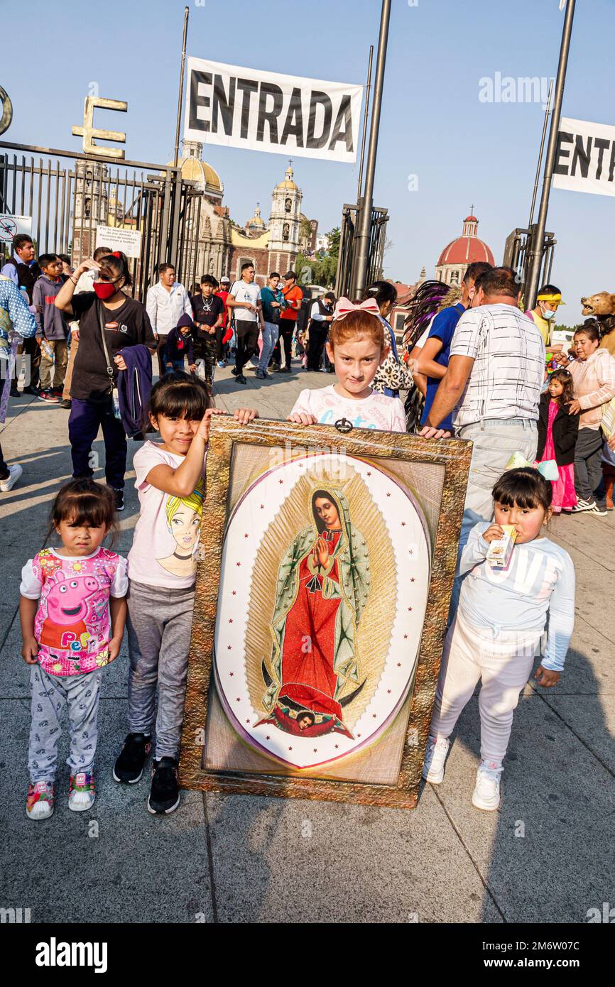 Mexico, jour de la Vierge de Guadalupe pèlerinage pèlerins, Basilique notre-Dame de Guadalupe Basilique de Santa Maria de Guadalupe Insigne Banque D'Images