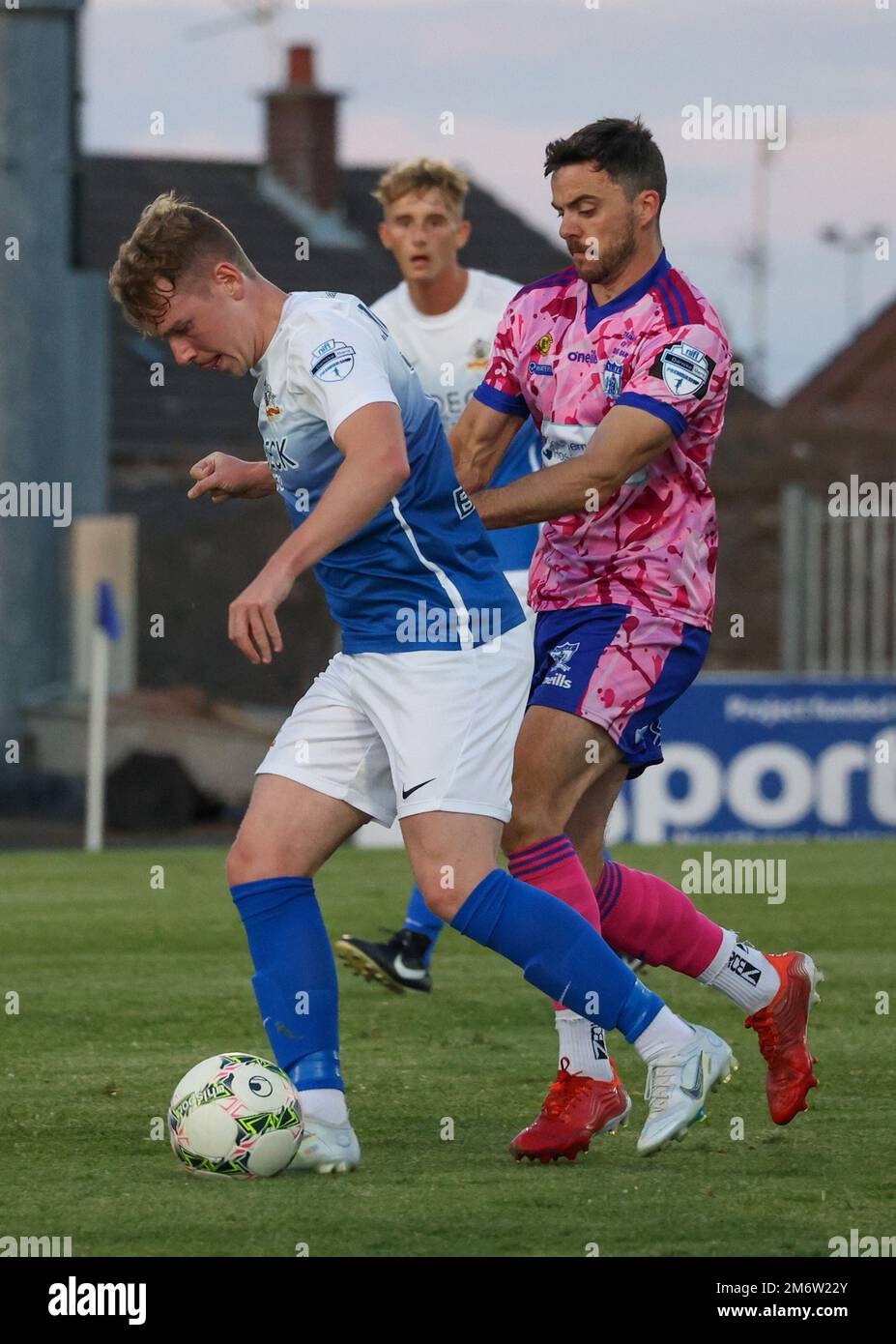 Mournview Park, Lurgan, Comté d'Armagh, Irlande du Nord, Royaume-Uni. 30 août 2022. Danske Bank Premiership – Glenavon c. Newry City. Peter Campbell (10), joueur de Glenavon, en action pendant le match de la Danske Bank Irish League. Banque D'Images