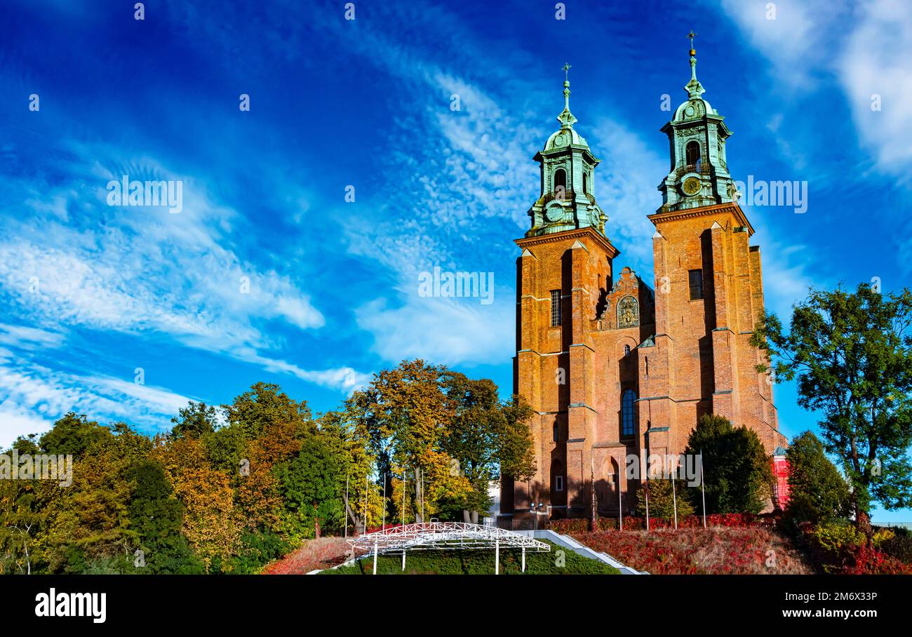 La cathédrale royale de Gniezno Banque D'Images