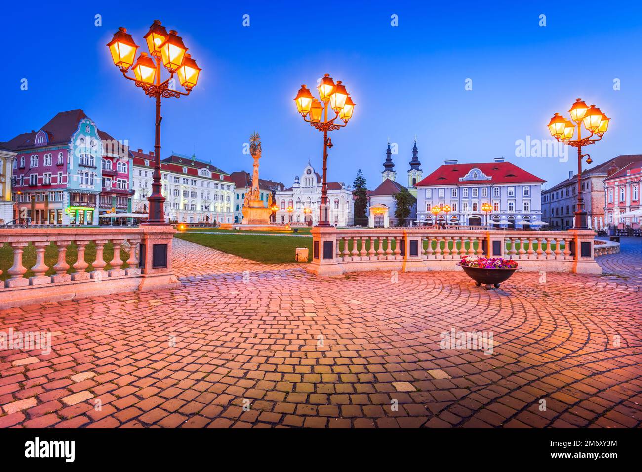 Timisoara, Roumanie - Baroque architectural Union Square, charmante ville historique dans la région de Banat. Capitales européennes de la culture 2023. Banque D'Images