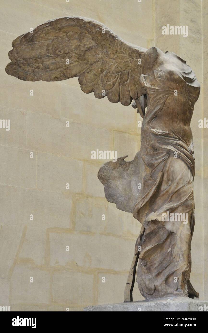 La victoire de Samothrace est l'une des statues grecques anciennes les