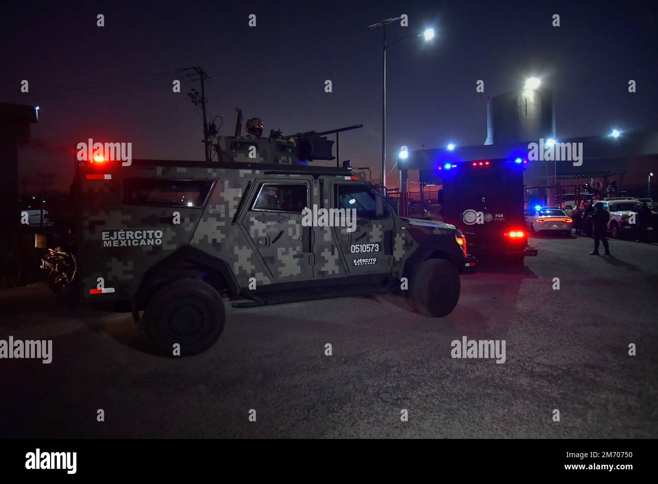 05 janvier à Toluca, Mexique : des éléments de l'armée mexicaine en compagnie de la Garde nationale sont arrivés au Centre fédéral de réadaptation sociale #1 'El Altiplano' où Ovidio Guzmán alias 'El Raton' fils Joaquín Guzmán Loera alias 'El Chapo' a été admis par hélicoptère. Sur 05 janvier à Toluca, México. (Photo par Arturo Hernández/Eyepix Group/Sipa USA) crédit: SIPA USA/Alay Live News Banque D'Images