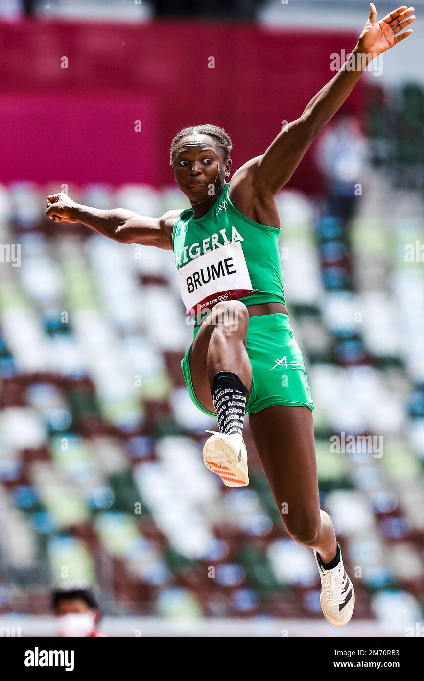 ESE Brume (NGR) participant au long saut féminin aux Jeux Olympiques d'été de 2020 (2021), Tokyo, Japon Banque D'Images