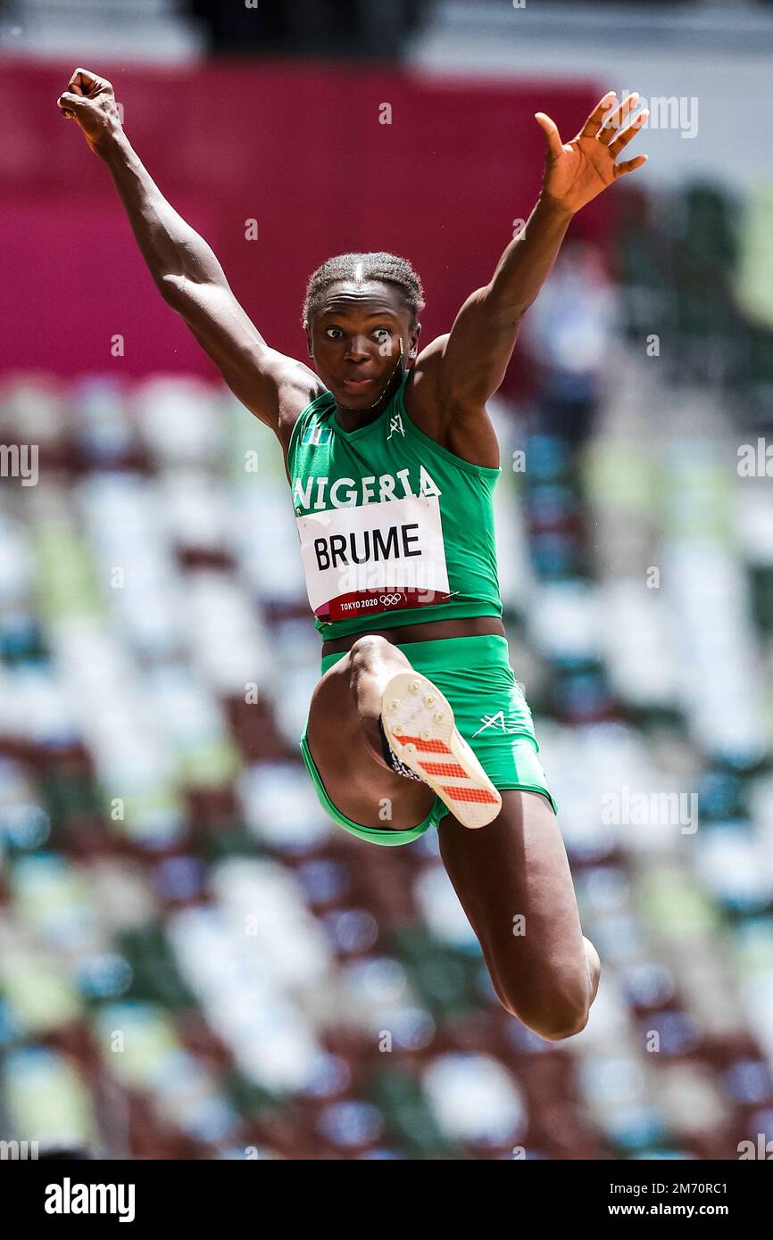 ESE Brume (NGR) participant au long saut féminin aux Jeux Olympiques d'été de 2020 (2021), Tokyo, Japon Banque D'Images