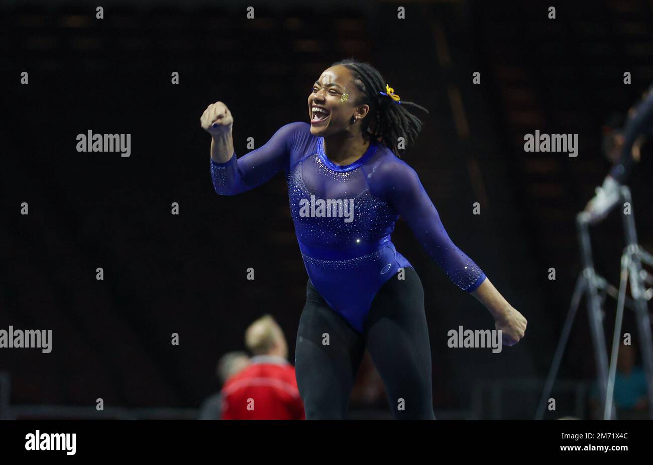 Las Vegas, Nevada, États-Unis. 6th janvier 2023. Fisk Gymnast Naimah Muhammad de Fisk célèbre sa routine d'étage achevée, la première routine de la saison inaugurale des Bulldogs, lors de la session 1 de la rencontre de gymnastique de la collégiale Super 16 à l'Arena d'Orléans à Las Vegas, Nevada. Kyle Okita/CSM/Alamy Live News Banque D'Images