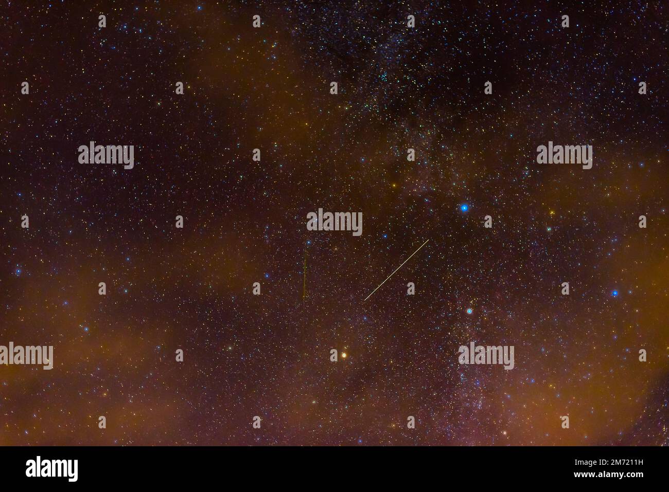 Étoiles sur le fond du ciel étoilé de nuit avec de nombreuses constellations, univers et étoiles de tir Banque D'Images