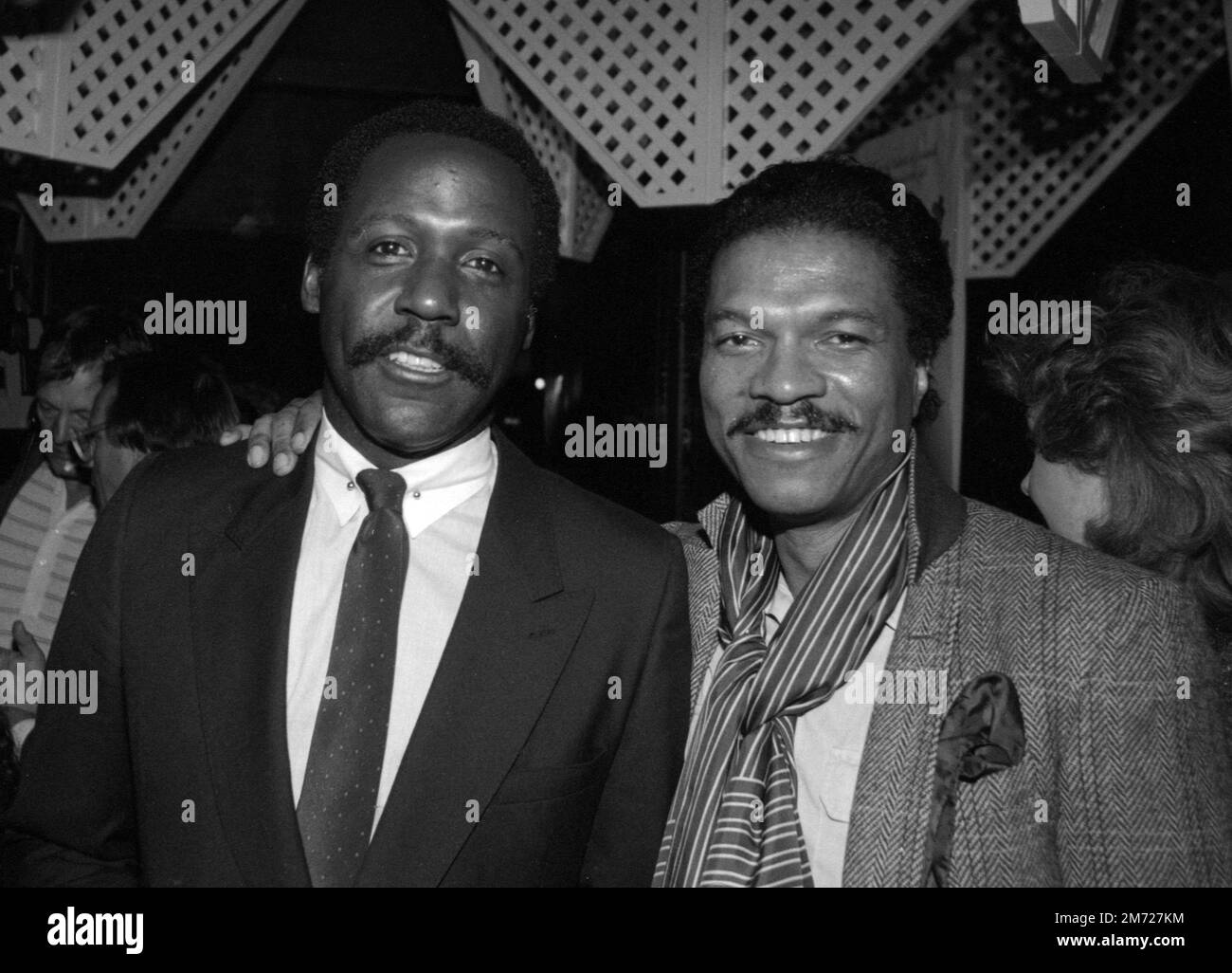 Richard Roundtree et Billy Dee Williams Circa des années 80 crédit: Ralph Dominguez/MediaPunch Banque D'Images