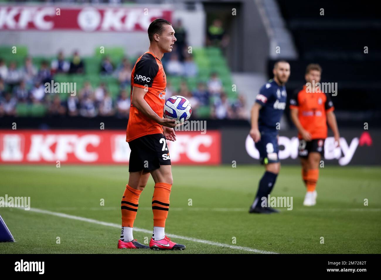 Melbourne, Australie, 6 janvier 2023. Joseph Knowles, de Brisbane, a roulé lors du match De football masculin a-League entre la victoire de Melbourne et le rugissement de Brisbane à l'AAMI Park on 06 janvier 2023, à Melbourne, en Australie. Crédit : Dave Helison/Speed Media/Alamy Live News Banque D'Images