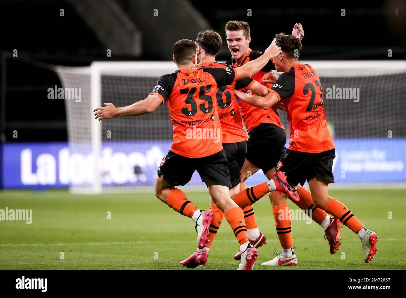 Melbourne, Australie, 6 janvier 2023. Le rugissement de Brisbane célèbre un but lors du match De football masculin De La Ligue A entre Melbourne Victory et le rugissement de Brisbane à l'AAMI Park on 06 janvier 2023 à Melbourne, en Australie. Crédit : Dave Helison/Speed Media/Alamy Live News Banque D'Images